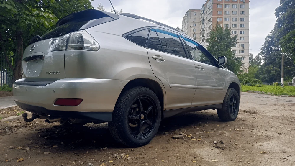 Надежный Lexus RX330 V6 3.3